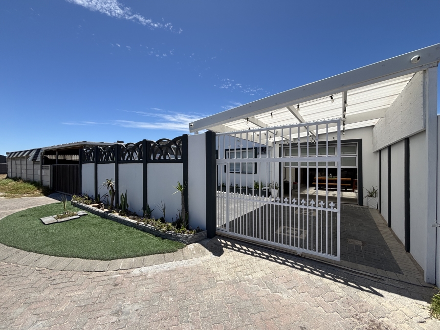 2 Bedroom Property for Sale in Strandfontein Western Cape